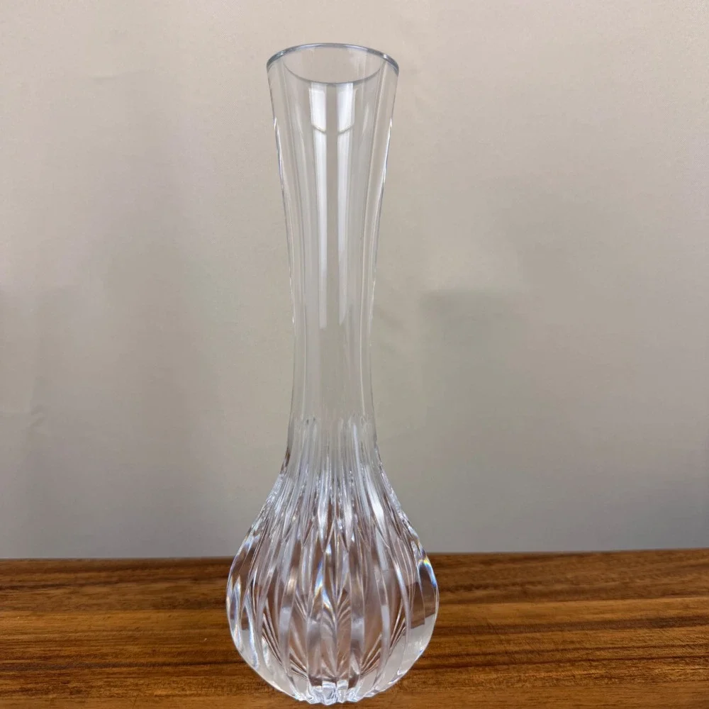 Vintage Accents Clear Crystal Bud Vase 8.25 Inch Tall Diamond Cut Glass Floral